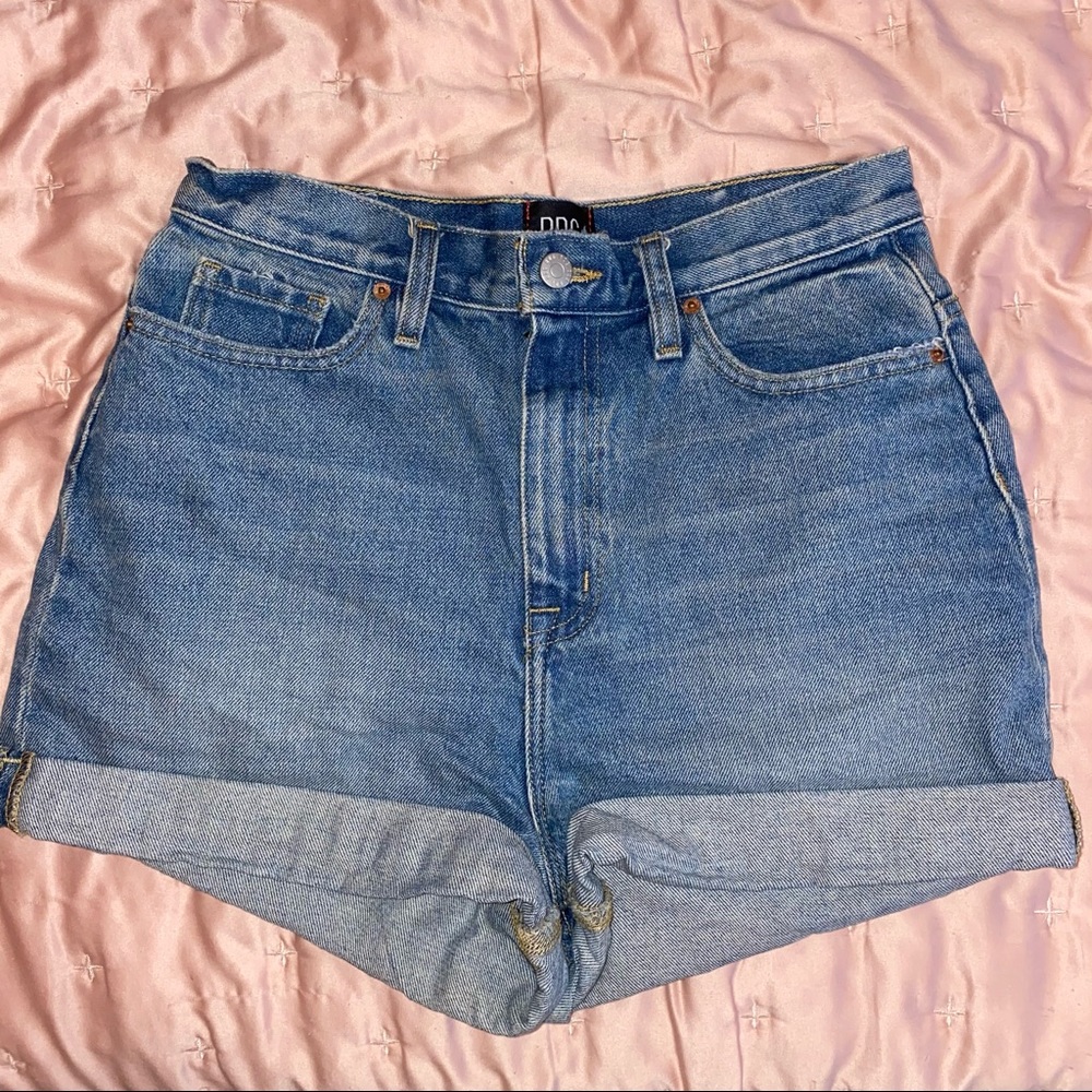 Urban Outfitter Mom High-Rise Shorts
